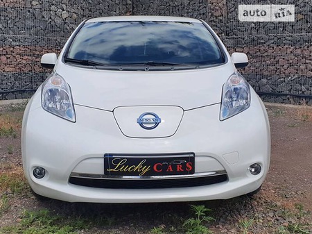 Nissan Leaf 2015  випуску Одеса з двигуном 0 л електро хэтчбек автомат за 14000 долл. 