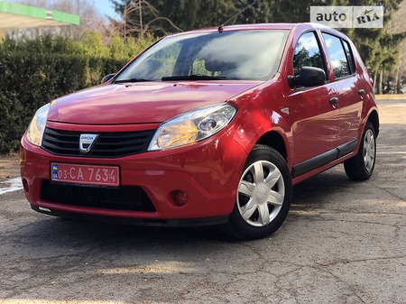 Dacia Sandero 2010  випуску Черкаси з двигуном 1.4 л бензин хэтчбек механіка за 4600 долл. 