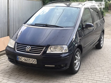 Volkswagen Sharan 2003  випуску Львів з двигуном 1.9 л дизель мінівен механіка за 4250 долл. 
