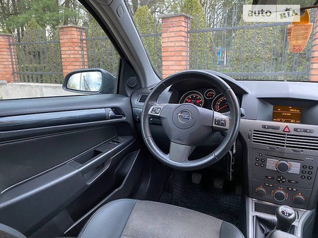 Opel Astra 2006  випуску Рівне з двигуном 1.8 л бензин універсал механіка за 3899 долл. 