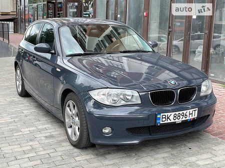BMW 120 2005  випуску Рівне з двигуном 2 л дизель хэтчбек автомат за 6300 долл. 