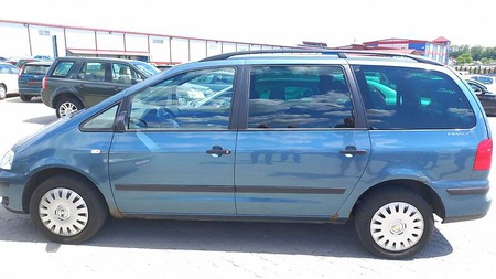 Volkswagen Sharan 2004  випуску Львів з двигуном 1.9 л дизель мінівен механіка за 4000 долл. 