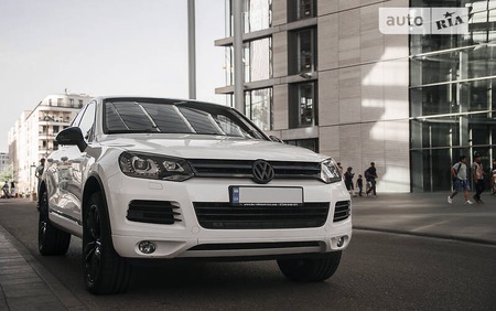 Volkswagen Touareg 2012  випуску Київ з двигуном 3 л дизель позашляховик автомат за 22999 долл. 