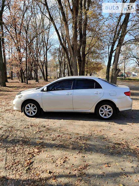 Toyota Corolla 2008  випуску Харків з двигуном 1.6 л  седан  за 6950 долл. 