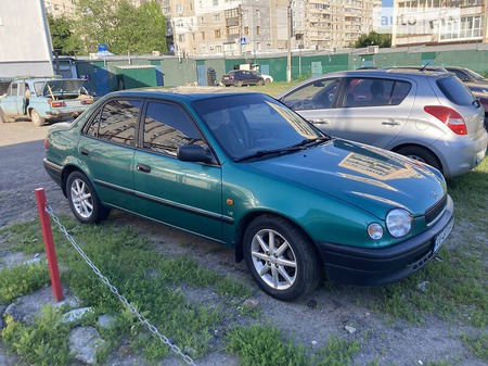 Toyota Corolla 1999  випуску Харків з двигуном 0 л бензин седан механіка за 3500 долл. 