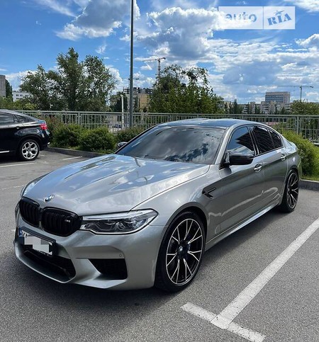 BMW M5 2018  випуску Київ з двигуном 4.4 л бензин седан автомат за 102999 долл. 