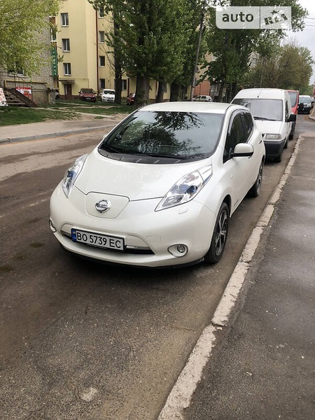 Nissan Leaf 2011  випуску Тернопіль з двигуном 0 л електро седан автомат за 14800 долл. 