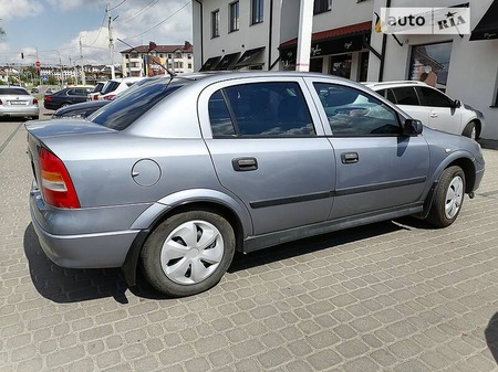 Opel Astra 2008  випуску Рівне з двигуном 0 л бензин седан  за 6000 долл. 