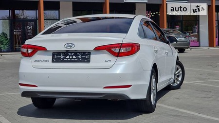 Hyundai Sonata 2016  випуску Вінниця з двигуном 2 л газ седан автомат за 10599 долл. 