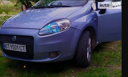 Fiat Grande Punto 2006  випуску Львів з двигуном 1.4 л бензин хэтчбек механіка за 3300 долл. 