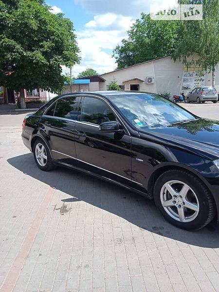 Mercedes-Benz E 220 2009  випуску Миколаїв з двигуном 2.2 л дизель седан автомат за 13000 долл. 
