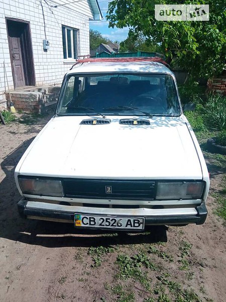 Lada 2105 1994  випуску Чернігів з двигуном 0 л бензин седан механіка за 800 долл. 