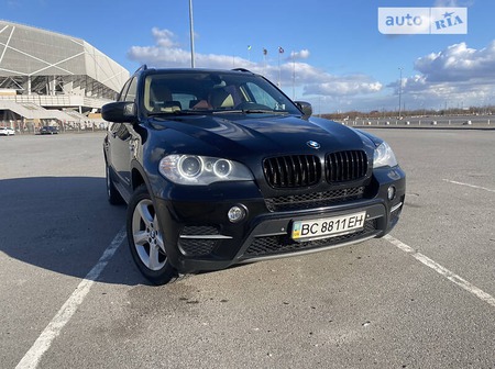 BMW X5 2013  випуску Львів з двигуном 3 л бензин позашляховик автомат за 18000 долл. 