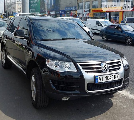 Volkswagen Touareg 2008  випуску Київ з двигуном 3.6 л бензин позашляховик автомат за 14300 долл. 