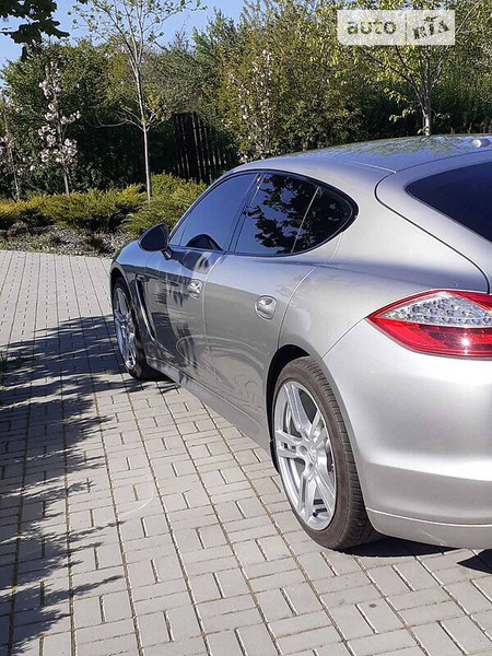 Porsche Panamera 2010  випуску Дніпро з двигуном 4.8 л бензин седан  за 23000 долл. 