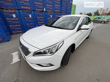 Hyundai Sonata 2017  випуску Київ з двигуном 2 л газ седан автомат за 12000 долл. 