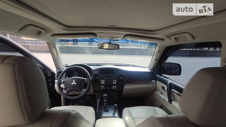 Mitsubishi Pajero 2007  випуску Харків з двигуном 0 л  позашляховик  за 12900 долл. 