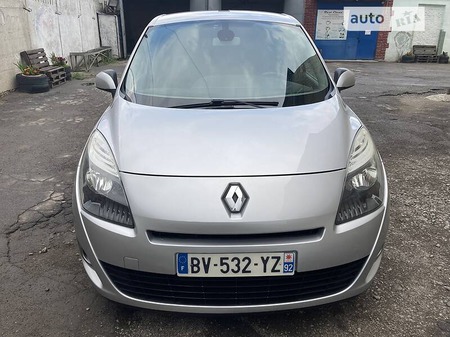 Renault Scenic 2011  випуску Вінниця з двигуном 0 л дизель мінівен механіка за 7900 долл. 