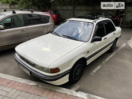 Mitsubishi Galant 1991  випуску Одеса з двигуном 1.8 л бензин седан механіка за 1400 долл. 