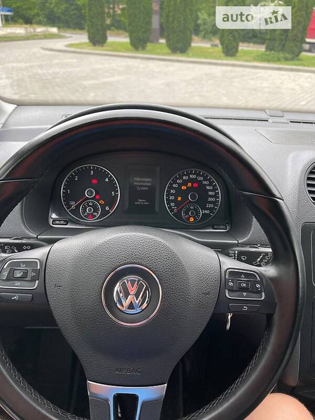 Volkswagen Caddy 2013  випуску Чернівці з двигуном 1.6 л дизель мінівен механіка за 12700 долл. 