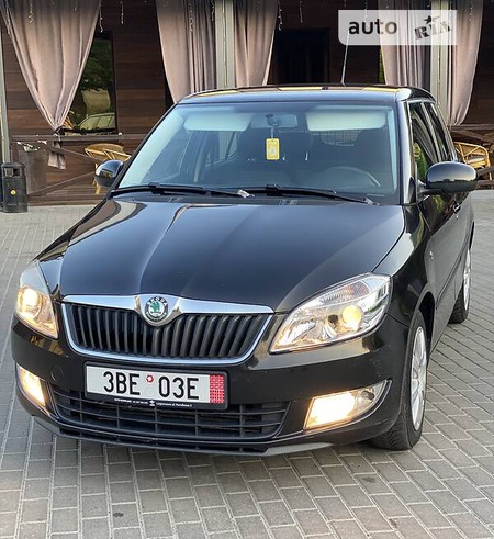 Skoda Fabia 2011  випуску Рівне з двигуном 1.6 л дизель хэтчбек механіка за 4699 долл. 