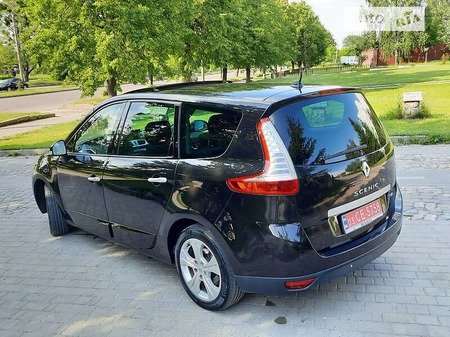 Renault Scenic 2010  випуску Херсон з двигуном 1.9 л дизель мінівен механіка за 7400 долл. 