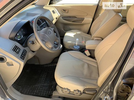 Hyundai Tucson 2008  випуску Київ з двигуном 0 л  позашляховик автомат за 8200 долл. 