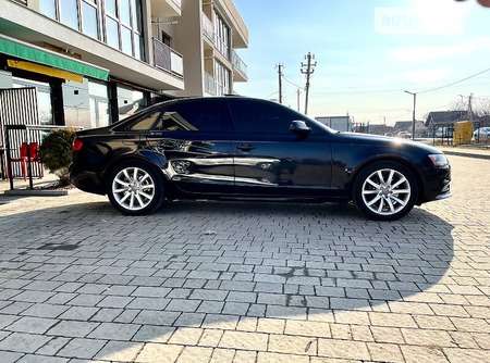 Audi A4 Limousine 2013  випуску Ужгород з двигуном 2 л бензин седан автомат за 13300 долл. 