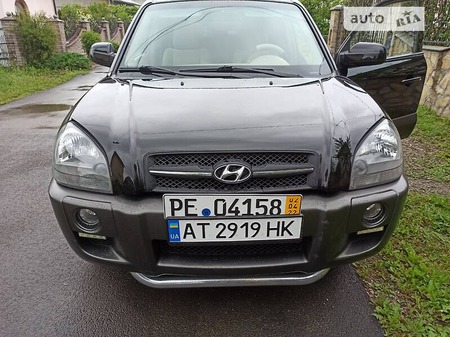 Hyundai Tucson 2005  випуску Івано-Франківськ з двигуном 2 л дизель позашляховик механіка за 6250 долл. 