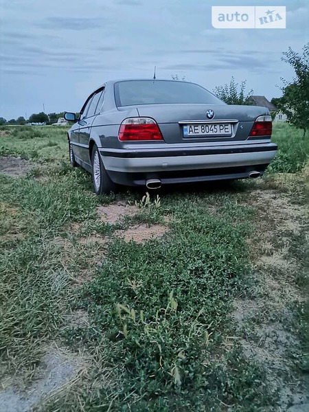 BMW 730 1995  випуску Дніпро з двигуном 3 л бензин седан механіка за 4600 долл. 