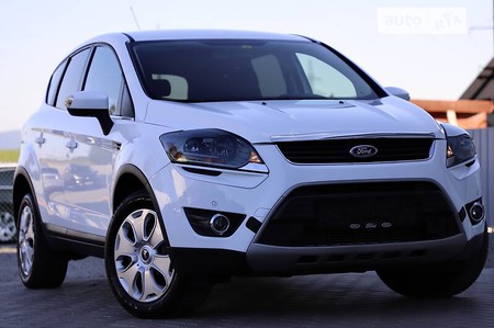 Ford Kuga 2012  випуску Львів з двигуном 2 л дизель позашляховик механіка за 10999 долл. 