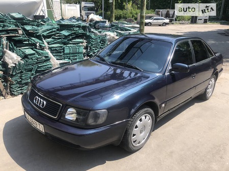 Audi 100 1994  випуску Київ з двигуном 2.6 л  седан автомат за 2700 долл. 