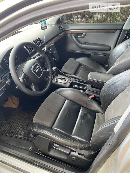 Audi A4 Limousine 2005  випуску Ужгород з двигуном 2 л дизель універсал автомат за 5800 долл. 