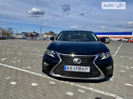 Lexus ES 250 2016  випуску Київ з двигуном 2.5 л бензин седан автомат за 26300 долл. 