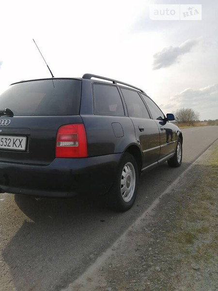 Audi A4 Limousine 2001  випуску Львів з двигуном 1.9 л дизель універсал механіка за 3200 долл. 