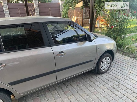 Skoda Fabia 2008  випуску Полтава з двигуном 0 л бензин хэтчбек механіка за 2800 долл. 