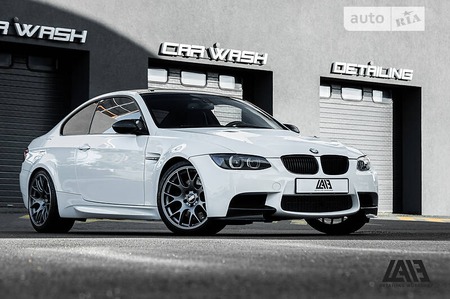 BMW M3 2010  випуску Київ з двигуном 4 л бензин купе автомат за 35000 долл. 