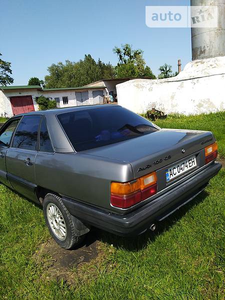 Audi 100 1987  випуску Луцьк з двигуном 2.2 л  седан механіка за 2950 долл. 