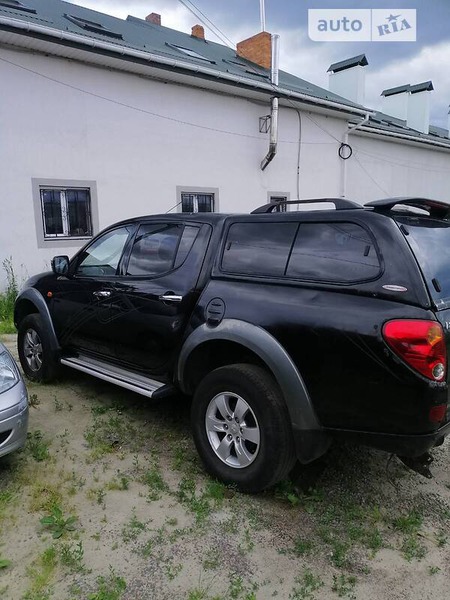 Mitsubishi L 200 2008  випуску Львів з двигуном 2.5 л дизель пікап механіка за 9000 долл. 