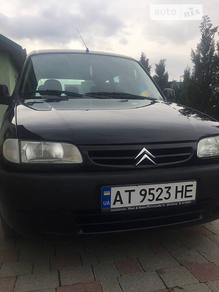 Citroen Berlingo 2002  випуску Івано-Франківськ з двигуном 1.6 л бензин мінівен механіка за 3950 долл. 