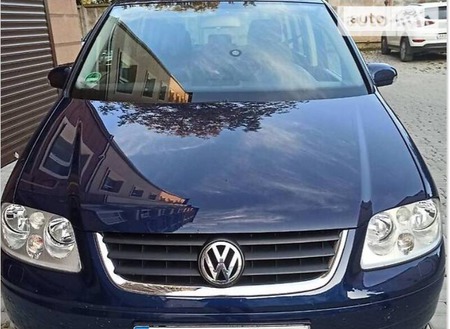 Volkswagen Touran 2005  випуску Херсон з двигуном 1.6 л бензин мінівен механіка за 6100 долл. 