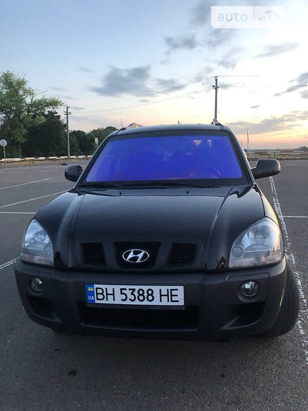 Hyundai Tucson 2008  випуску Одеса з двигуном 2 л  позашляховик механіка за 8900 долл. 