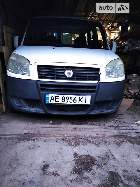 Fiat Doblo 2006  випуску Дніпро з двигуном 1.9 л дизель універсал механіка за 5300 долл. 