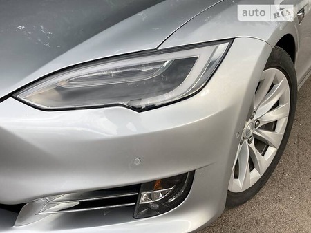 Tesla S 2016  випуску Київ з двигуном 0 л електро ліфтбек автомат за 45999 долл. 