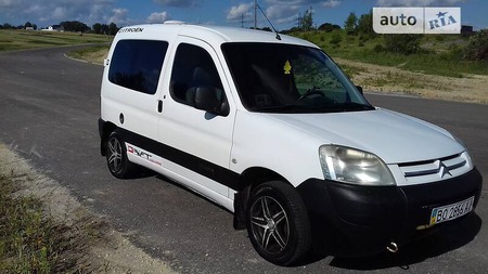 Citroen Berlingo 2004  випуску Львів з двигуном 2 л дизель пікап механіка за 2950 долл. 