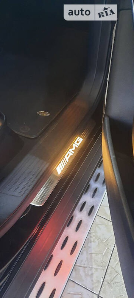 Mercedes-Benz GL 63 AMG 2013  випуску Київ з двигуном 5.5 л бензин позашляховик автомат за 29999 долл. 