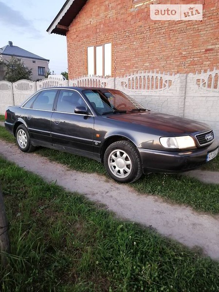 Audi A6 Limousine 1996  випуску Івано-Франківськ з двигуном 2.8 л  седан автомат за 3400 долл. 