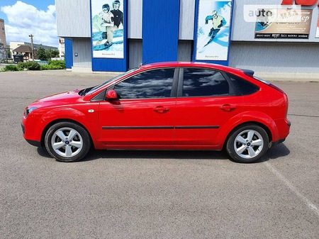 Ford Focus 2005  випуску Луцьк з двигуном 1.6 л бензин хэтчбек механіка за 5200 долл. 