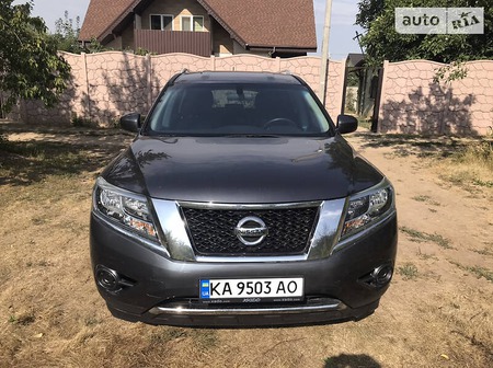 Nissan Pathfinder 2014  випуску Харків з двигуном 3.5 л бензин позашляховик автомат за 15500 долл. 