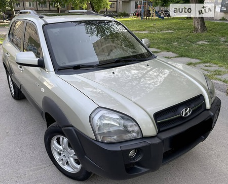 Hyundai Tucson 2007  випуску Київ з двигуном 2.7 л бензин позашляховик автомат за 7750 долл. 